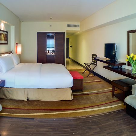 Hotel Sofitel Al Khobar The Corniche Exterior foto A room at the hotel