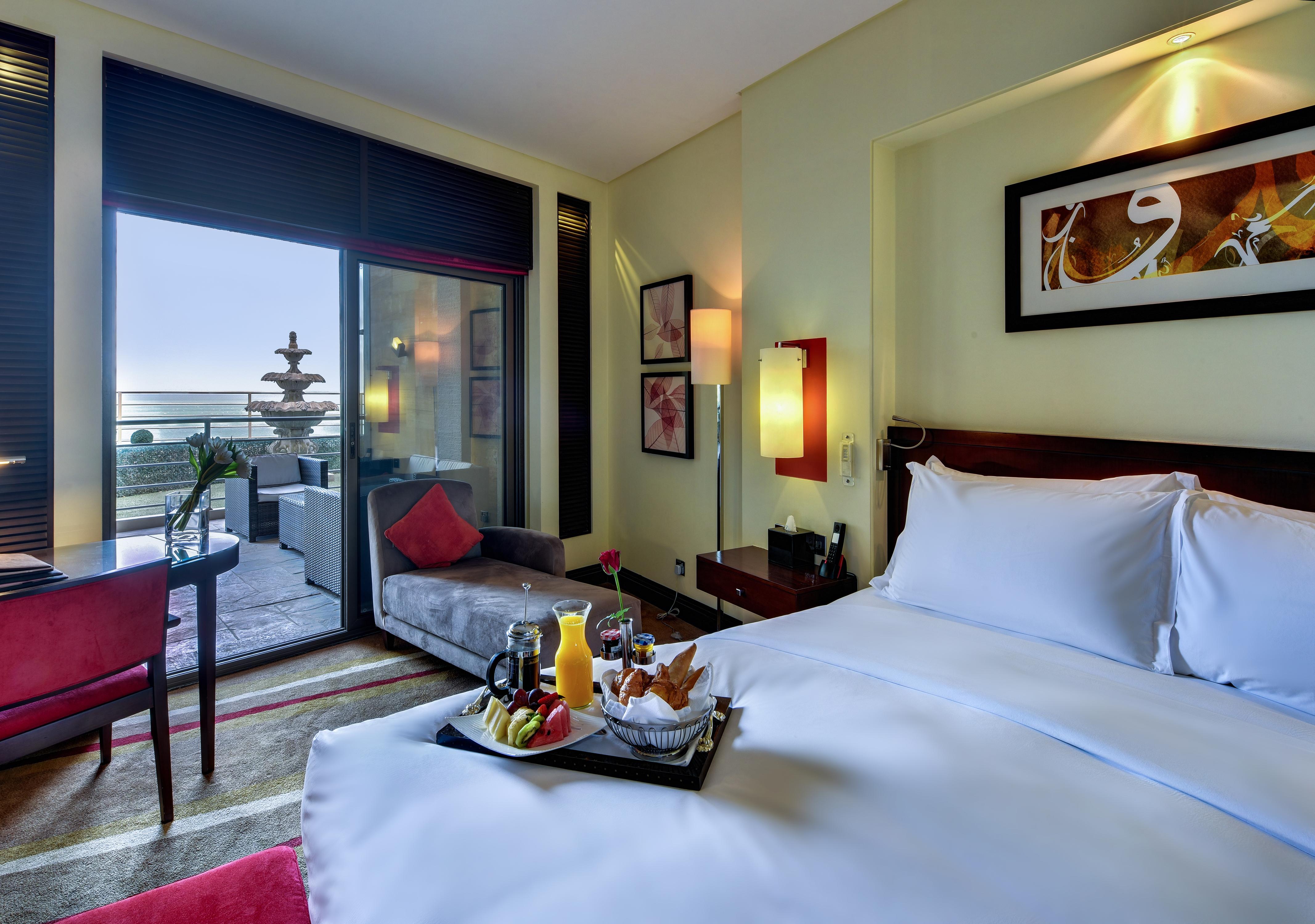 Hotel Sofitel Al Khobar The Corniche Exterior foto A room at the hotel
