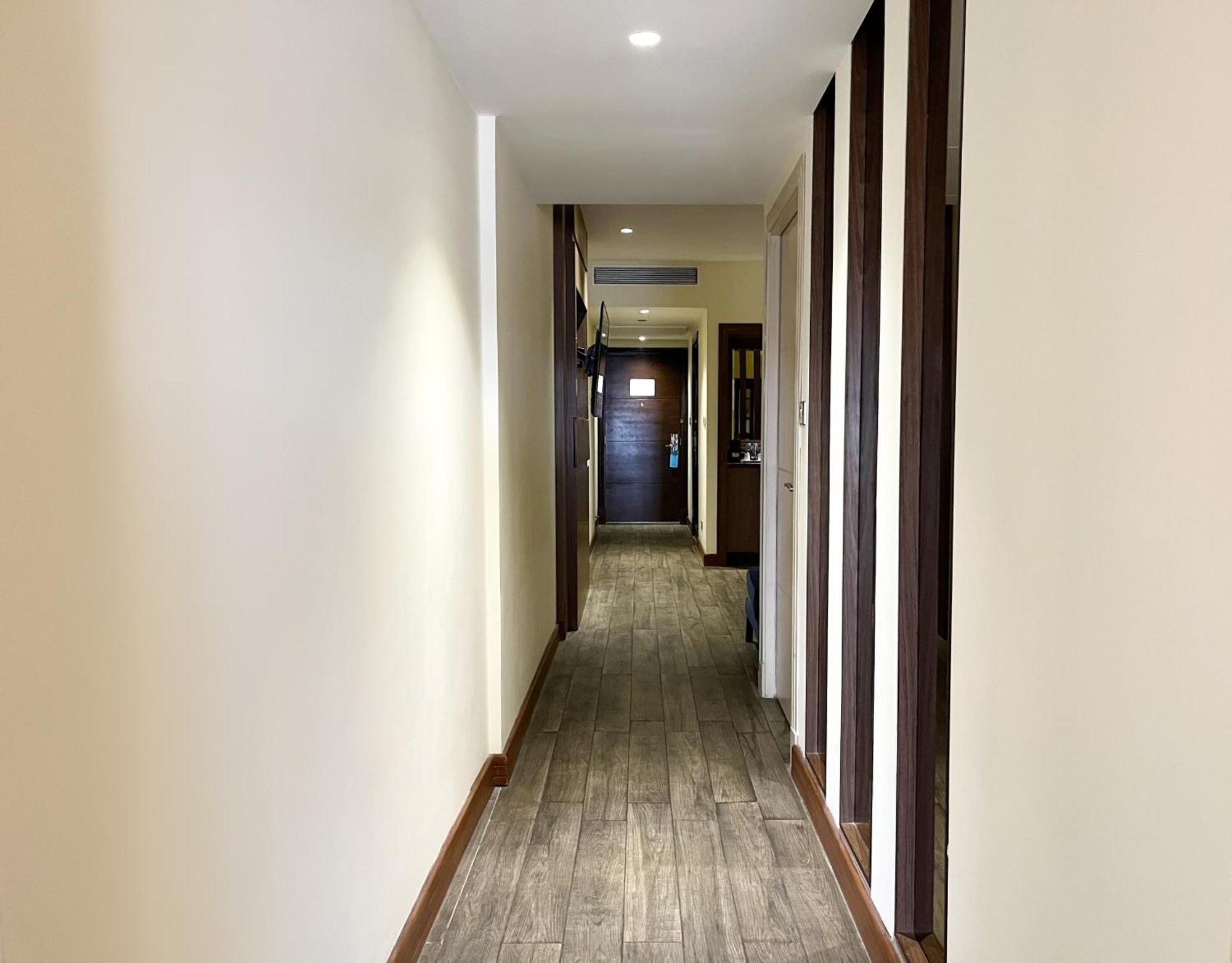 Hotel Sofitel Al Khobar The Corniche Exterior foto A corridor in a hotel