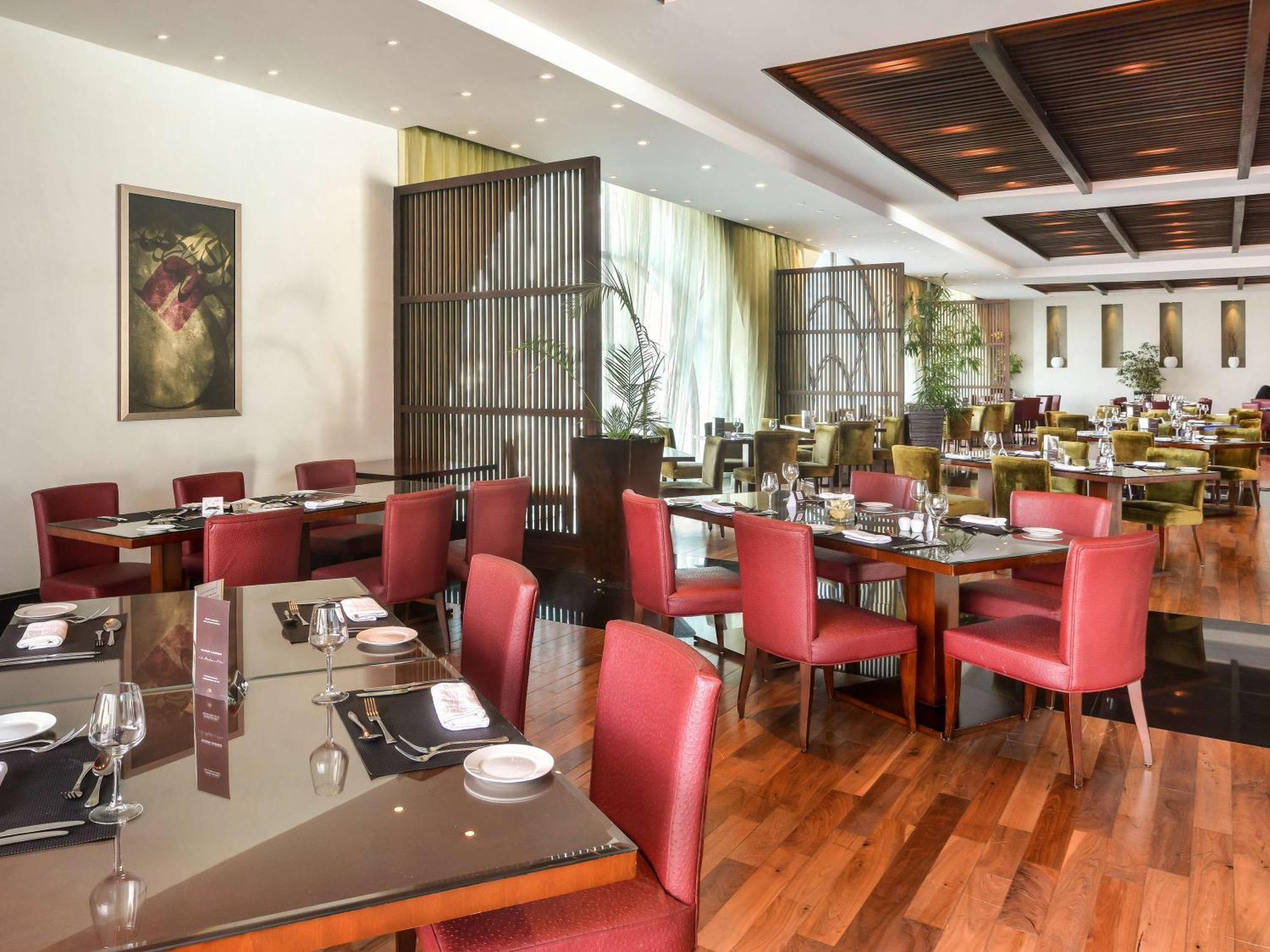 Hotel Sofitel Al Khobar The Corniche Exterior foto The restaurant