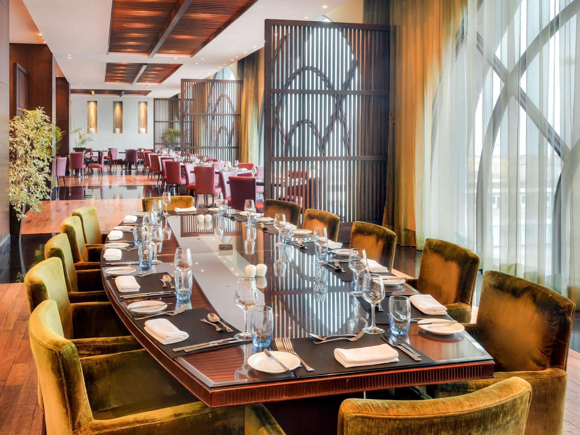Hotel Sofitel Al Khobar The Corniche Exterior foto The restaurant
