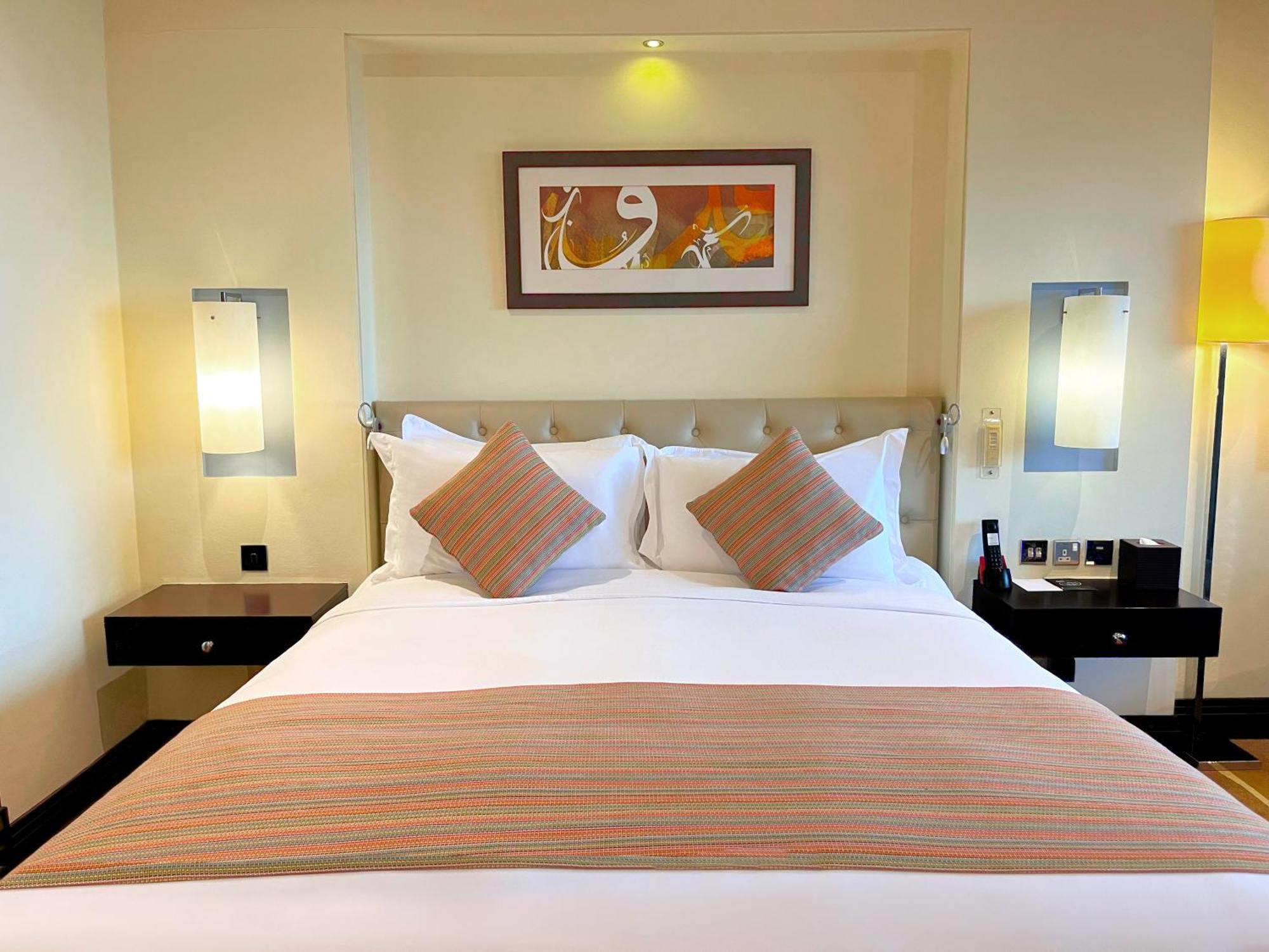 Hotel Sofitel Al Khobar The Corniche Exterior foto A bedroom at the hotel